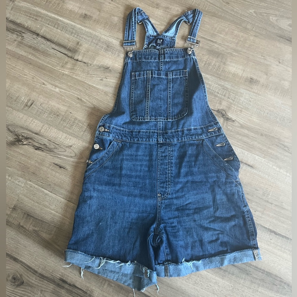 Gap size M overalls denim